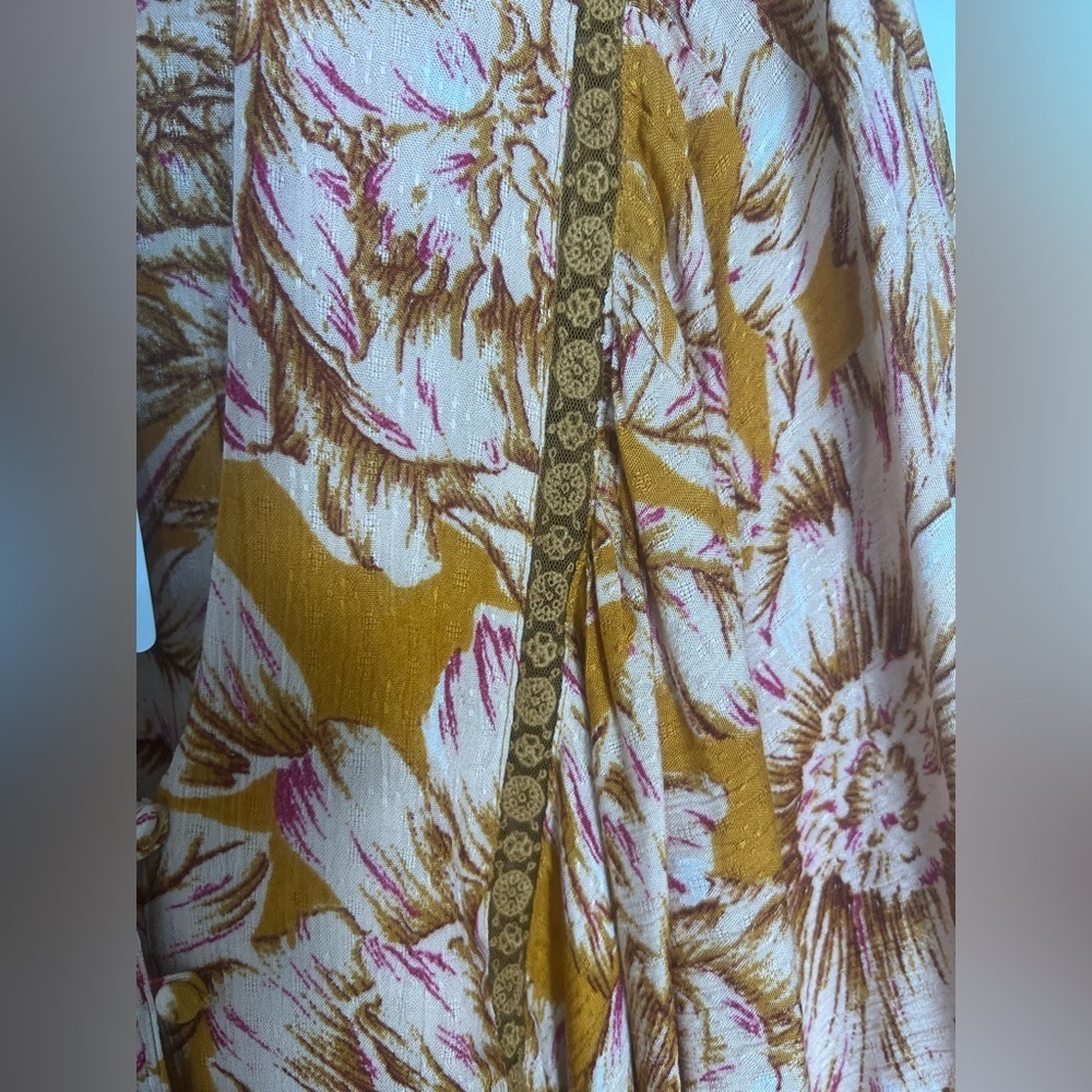 NWT Band of the Free LIBBY GOLD FLORAL BELL SLEEVE CROP TOP - Picture 5 of 11
